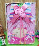 Kado Lahiran Box Paket Kado Bayi Perempuan Cewek Baby Gift Dress Pink Kucing Rajut 49 terdiri Dress bayi 0-9bln,topi dan sepatu rajut bayi