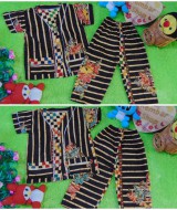 foto utama Setelan Baju Tidur Piyama Batik Bayi Celana Panjang size O 0-12bln motif Bambu Hitam RANDOM (2)