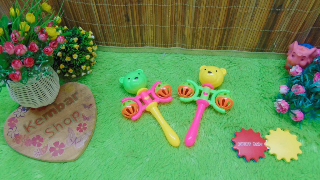 FREE BUBBLE WRAP kado icik-icik rattle krincingan beruang mainan bayi baby toys warna random