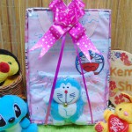 FREE KARTU UCAPAN Kado Lahiran Paket Kado Bayi Baby Gift Box Doraemon Pink 2in1 